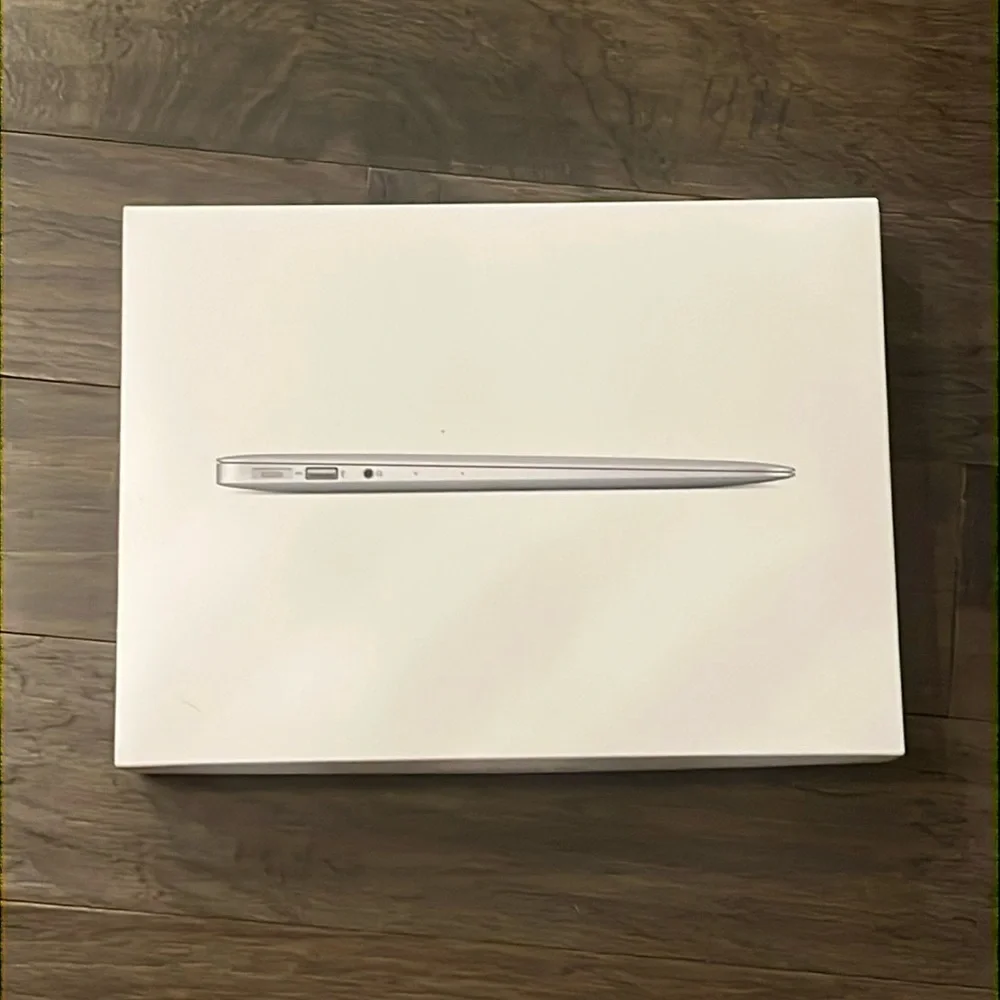 MacBook Air 13 Inch Laptop Computer For Parts Only - No Hard Drive -